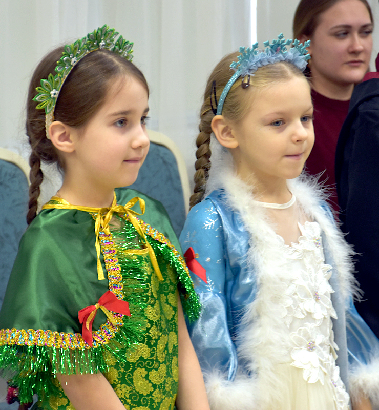 В актовом зале ГТК прошли Новогодние праздники у елки для детей сотрудников