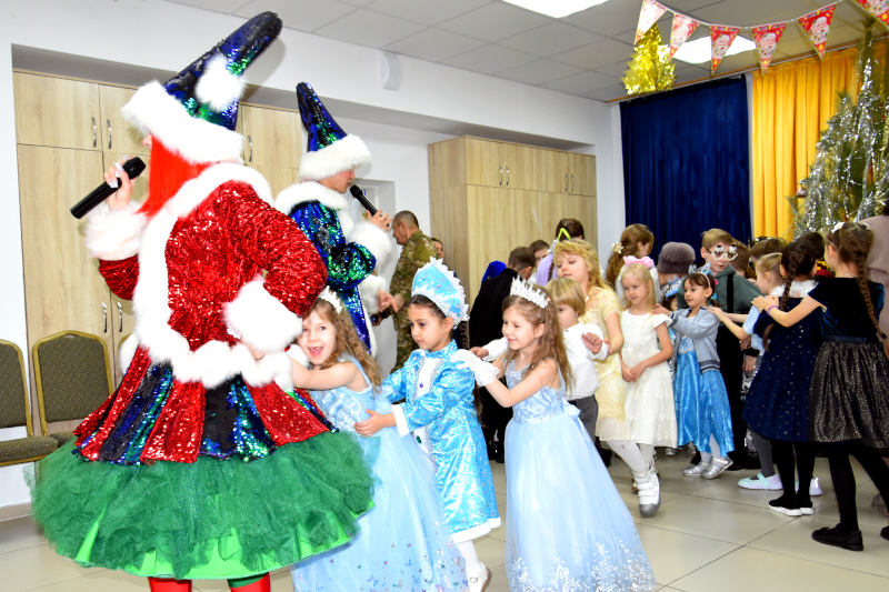 В актовом зале ГТК прошли Новогодние праздники у елки для детей сотрудников