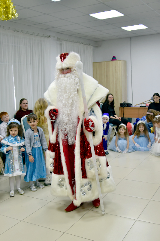 В актовом зале ГТК прошли Новогодние праздники у елки для детей сотрудников