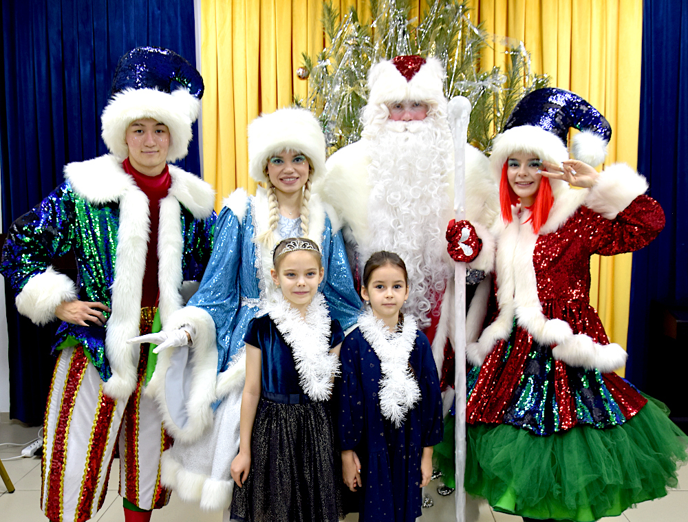 В актовом зале ГТК прошли Новогодние праздники у елки для детей сотрудников