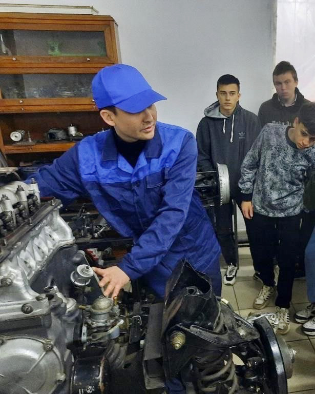 Адал азамат: бүгінгі құндылықтарды тәрбиелеу арқылы болашақты құру